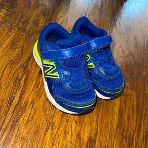 Kids shoes size 5